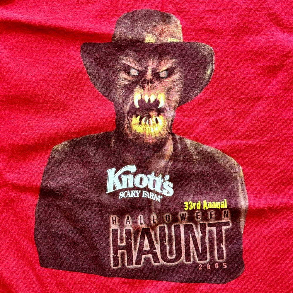 2005 Vintage Knott’s Scary Farm Halloween Haunt Red & Brown Shirt